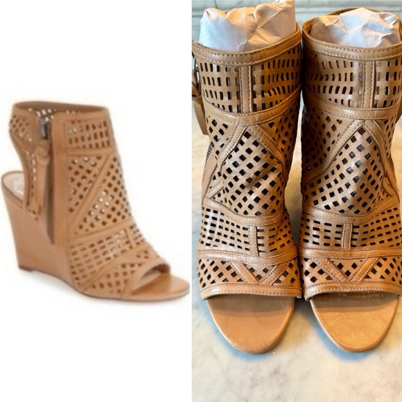 Vince Camuto Shoes - NEW VINCE CAMUTO NORDSTROM XABRINA WEDGE SANDAL HEELS CAMEL TAN LEATHER SIZE 9